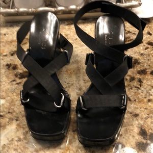 Gucci size 7 Velcro strap sandals